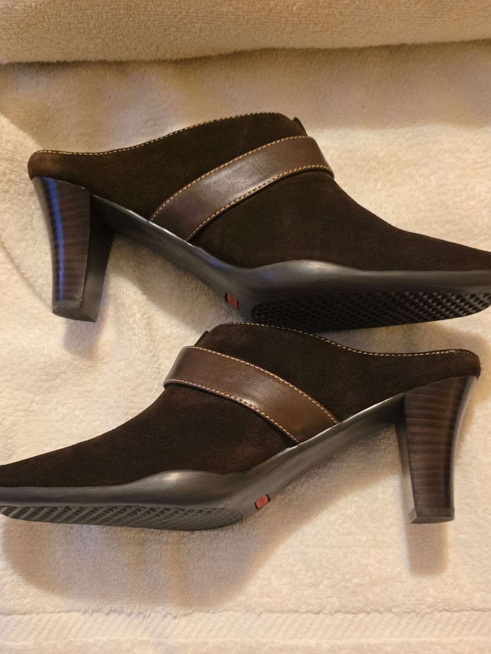 Aerosoles Vintage Brown Suede Buckle Mule Wedge Heels NWOB Size 9.5 - Picture 4 of 13